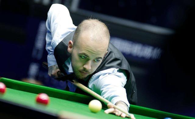 先后因伤退 先后因伤退